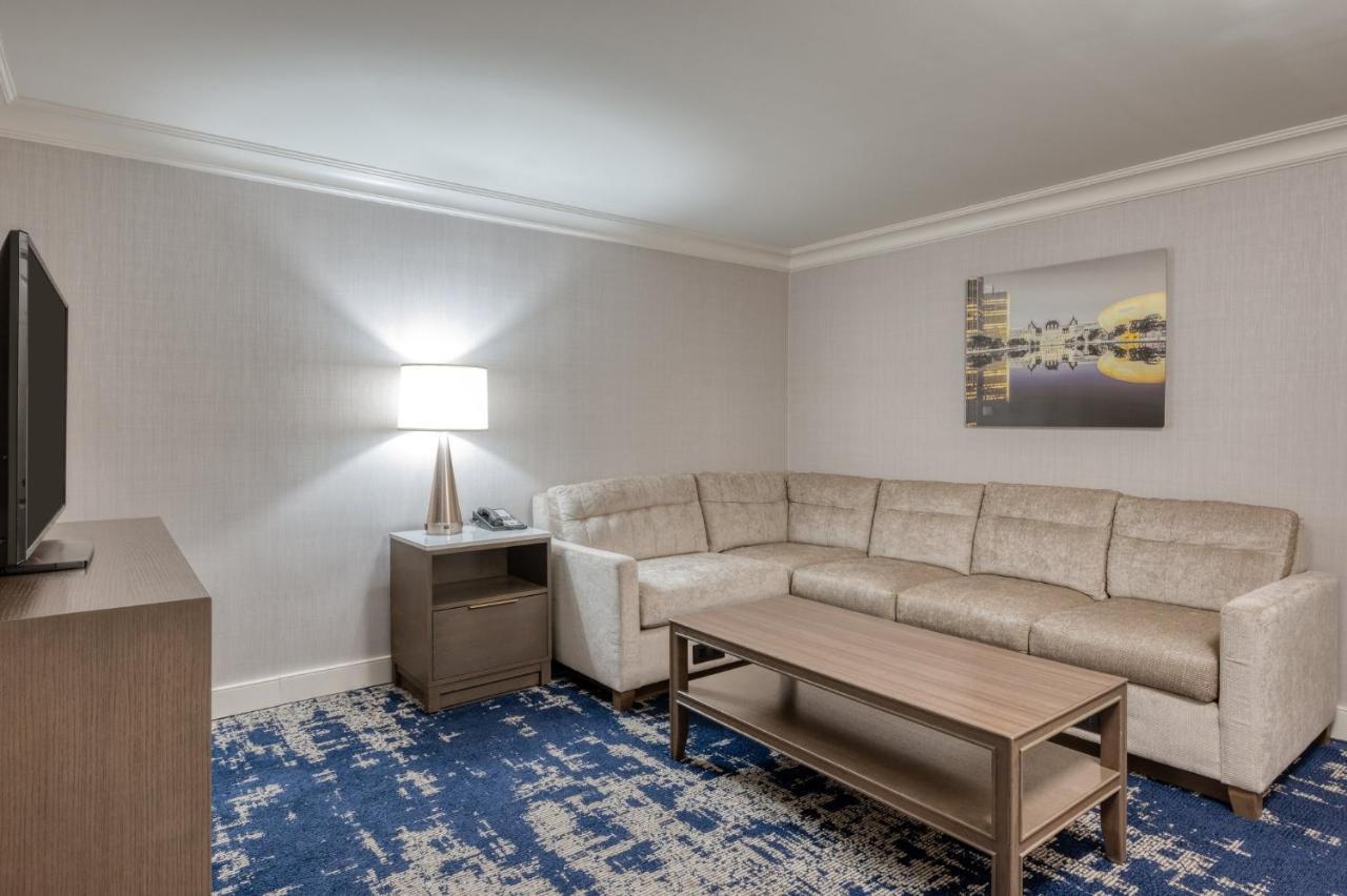 Crowne Plaza Albany - The Desmond Hotel Buitenkant foto